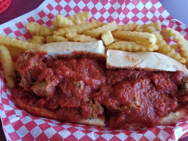 Ronnie's Pizza food